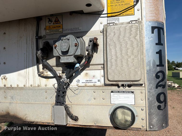 image for item EW1057 2012 Utility VS2RA refrigerated van trailer