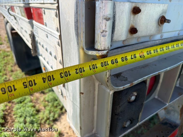 image for item EW1057 2012 Utility VS2RA refrigerated van trailer