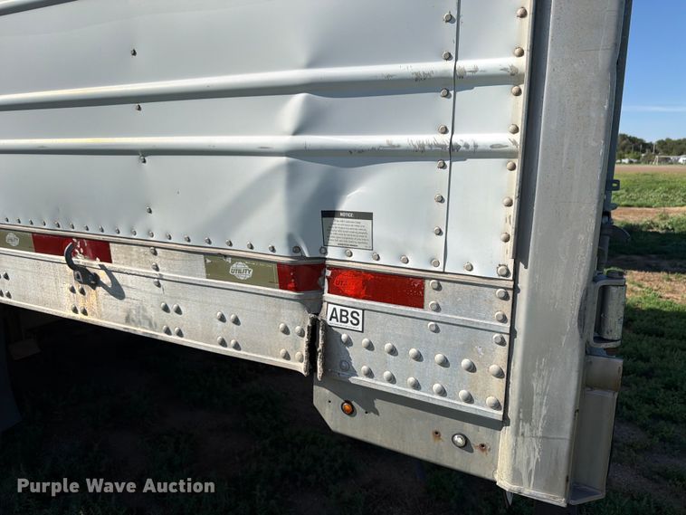 image for item EW1057 2012 Utility VS2RA refrigerated van trailer