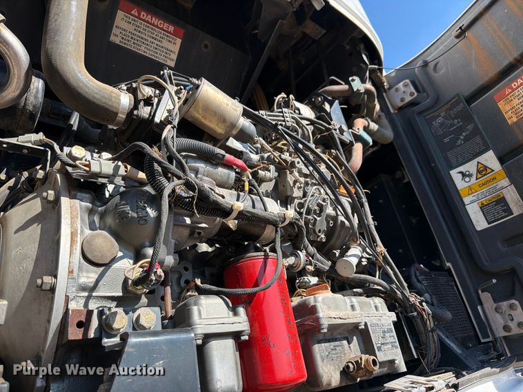 image for item EW1057 2012 Utility VS2RA refrigerated van trailer