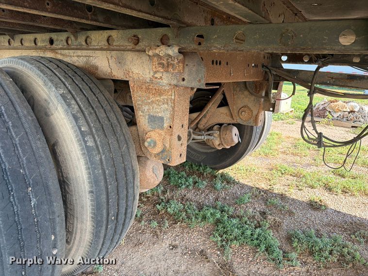 image for item EW1057 2012 Utility VS2RA refrigerated van trailer