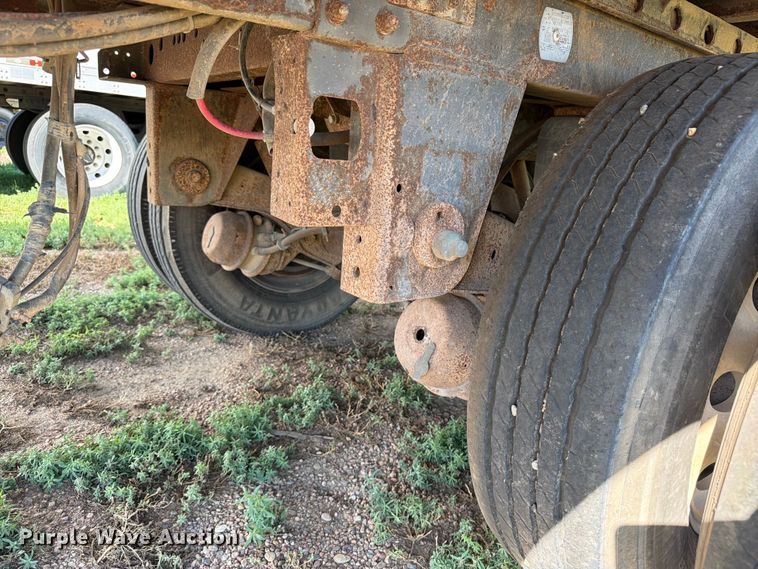 image for item EW1057 2012 Utility VS2RA refrigerated van trailer