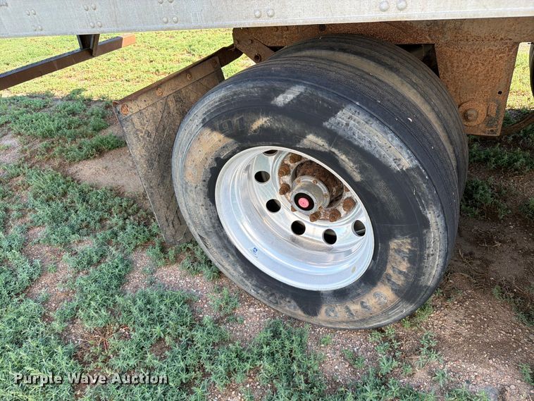 image for item EW1057 2012 Utility VS2RA refrigerated van trailer