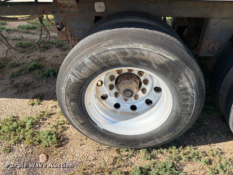 image for item EW1057 2012 Utility VS2RA refrigerated van trailer