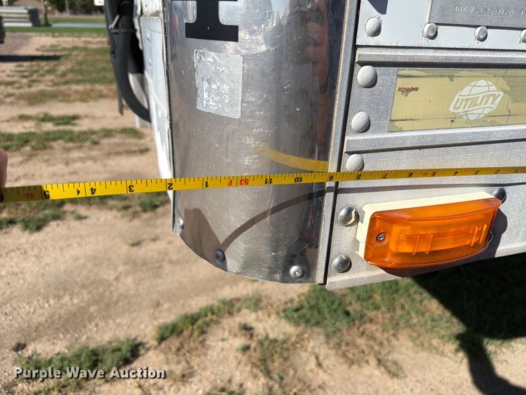image for item EW1058 2013 Utility VA2RA refrigerated van trailer