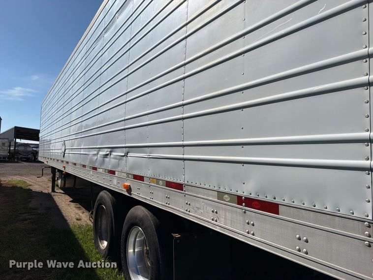 image for item EW1058 2013 Utility VA2RA refrigerated van trailer