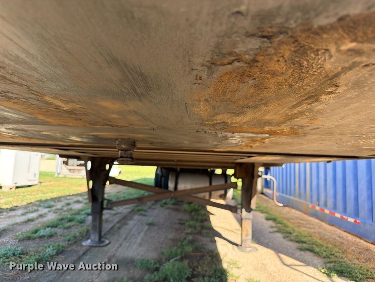 image for item EW1058 2013 Utility VA2RA refrigerated van trailer