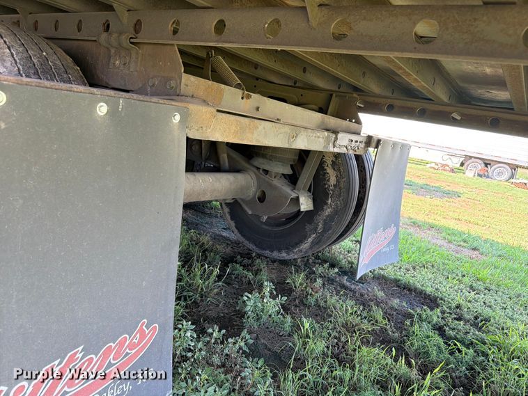 image for item EW1058 2013 Utility VA2RA refrigerated van trailer