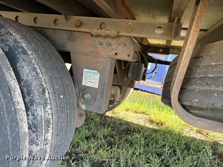 image for item EW1058 2013 Utility VA2RA refrigerated van trailer