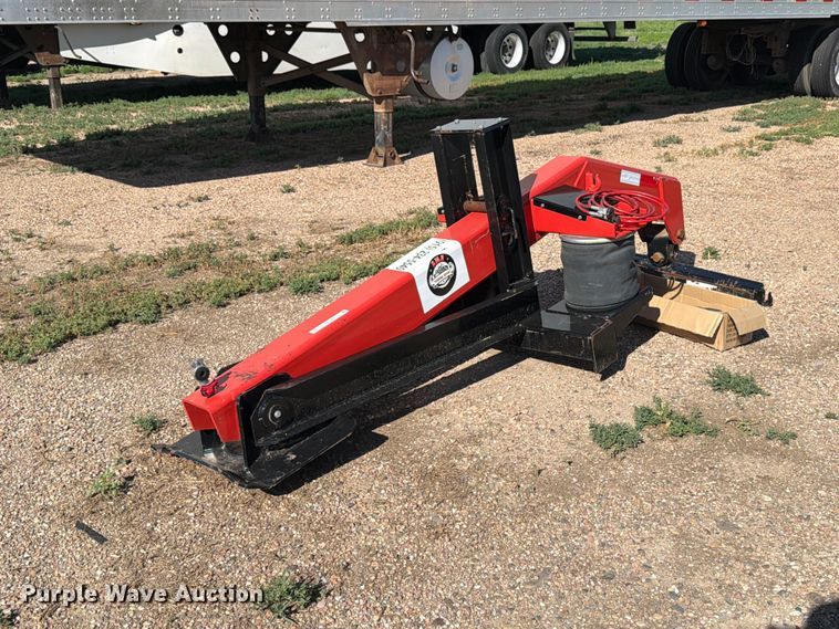AMA fifth wheel wrecker attatchment