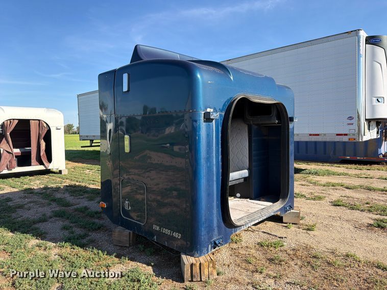 image for item EW1061 Peterbilt sleeper