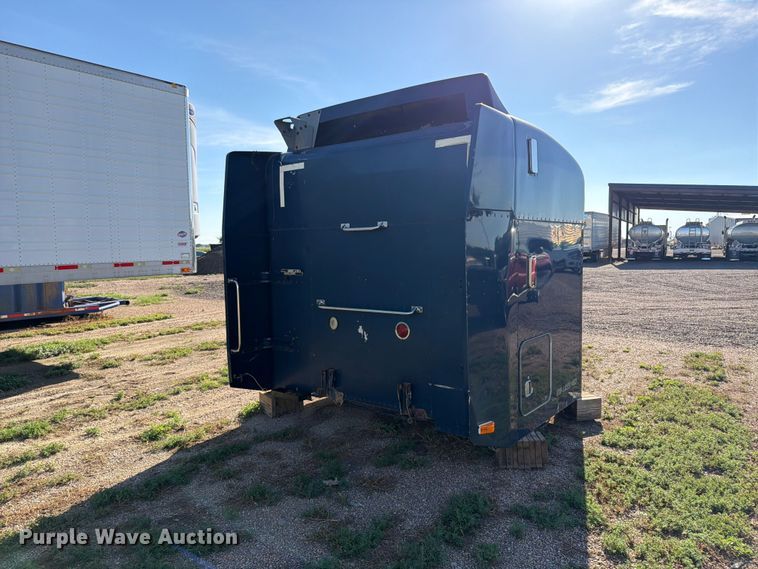 image for item EW1061 Peterbilt sleeper
