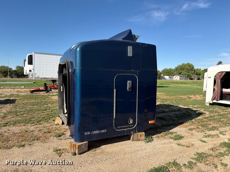 image for item EW1061 Peterbilt sleeper
