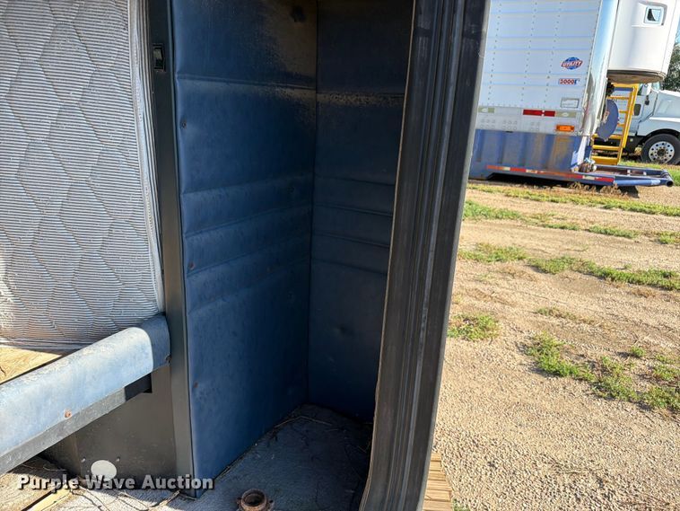 image for item EW1061 Peterbilt sleeper