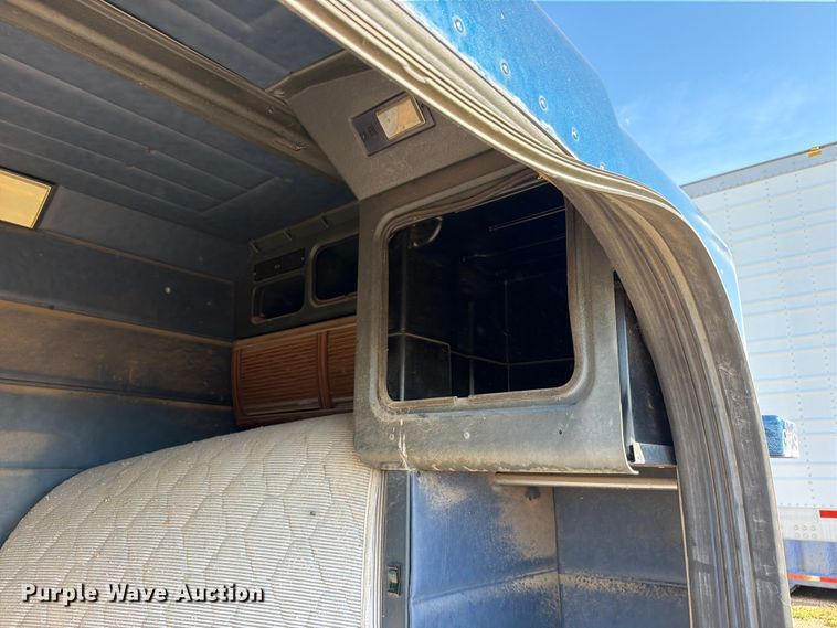image for item EW1061 Peterbilt sleeper