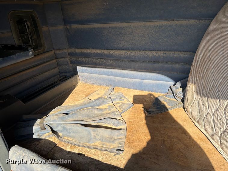 image for item EW1061 Peterbilt sleeper