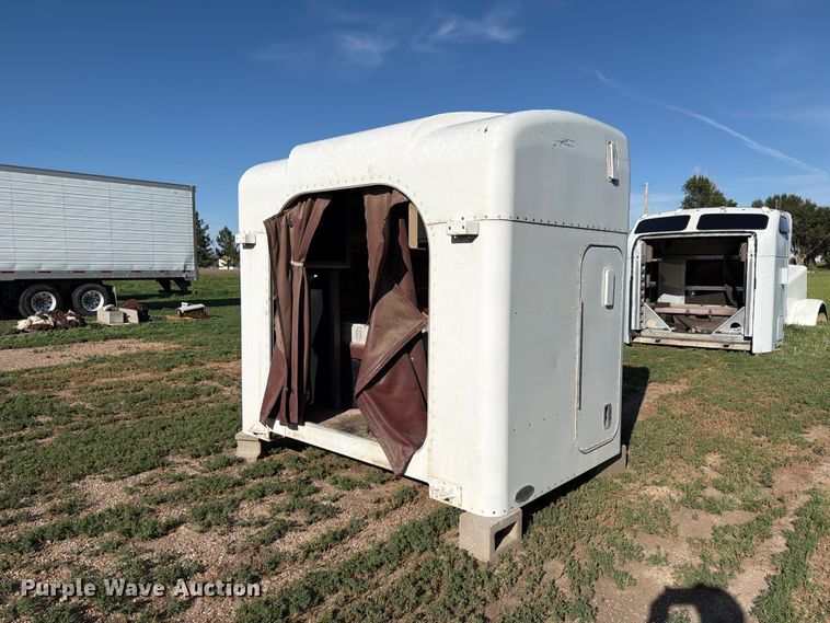 image for item EW1062 Peterbilt sleeper