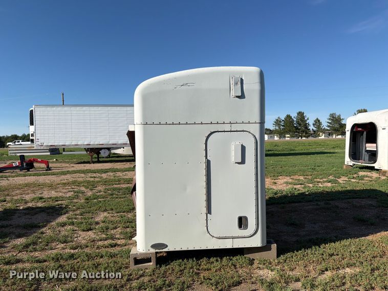 image for item EW1062 Peterbilt sleeper