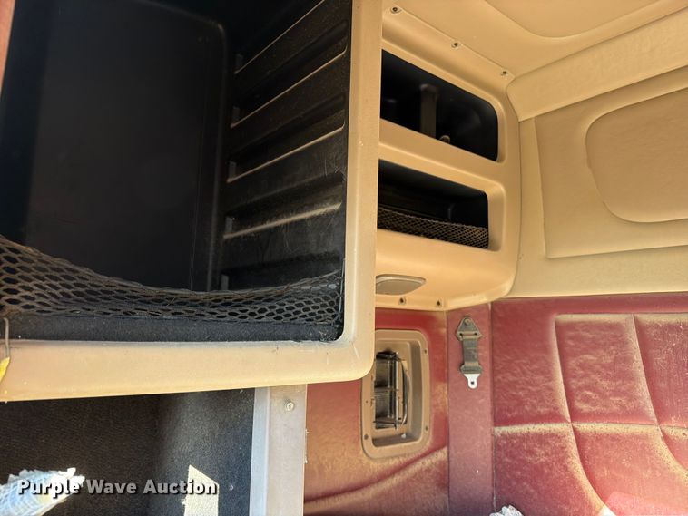 image for item EW1062 Peterbilt sleeper