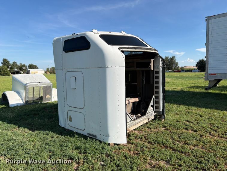 image for item EW1063 Kenworth AeroCab sleeper