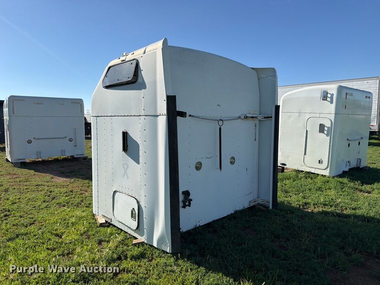 image for item EW1063 Kenworth AeroCab sleeper