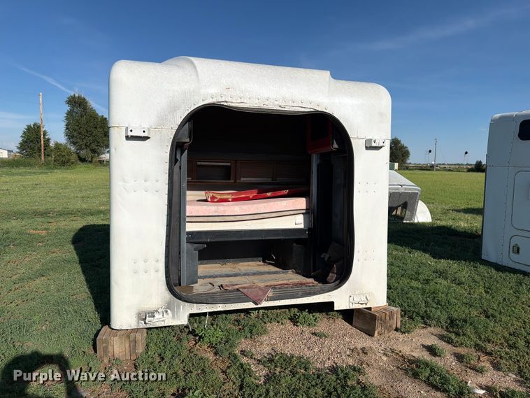 image for item EW1064 Peterbilt sleeper