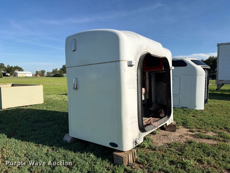 image for item EW1064 Peterbilt sleeper