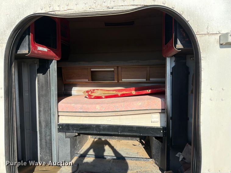 image for item EW1064 Peterbilt sleeper