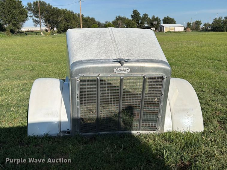 image for item EW1065 Peterbilt Hood