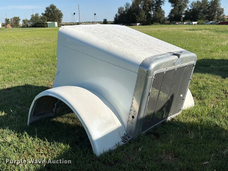 image for item EW1065 Peterbilt Hood