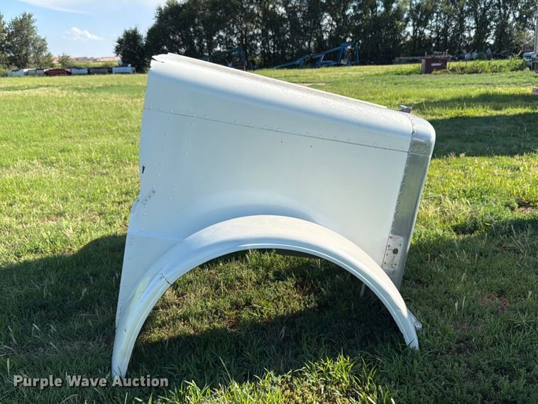 image for item EW1065 Peterbilt Hood