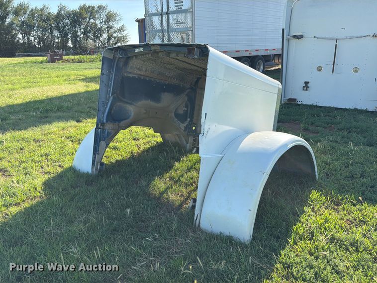 image for item EW1065 Peterbilt Hood