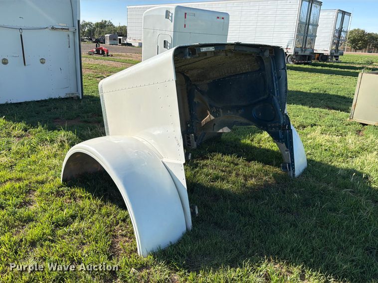 image for item EW1065 Peterbilt Hood