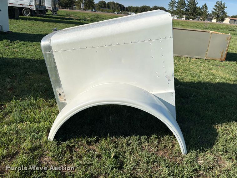 image for item EW1065 Peterbilt Hood