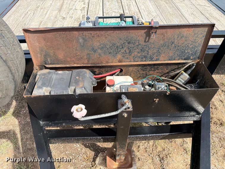 image for item EW2188 2017 Hull tilt deck equipment trailer