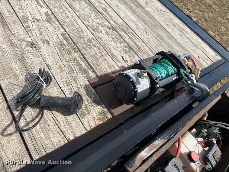 image for item EW2188 2017 Hull tilt deck equipment trailer