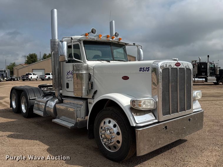 image for item EW4185 2016 Peterbilt 389 semi truck