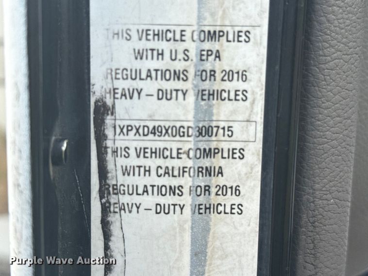 image for item EW4185 2016 Peterbilt 389 semi truck