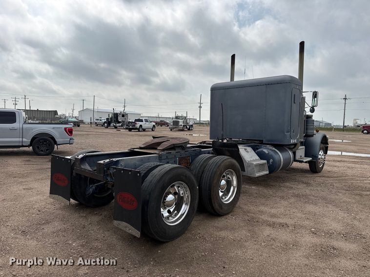image for item EW4186 1974 Peterbilt 359A semi truck