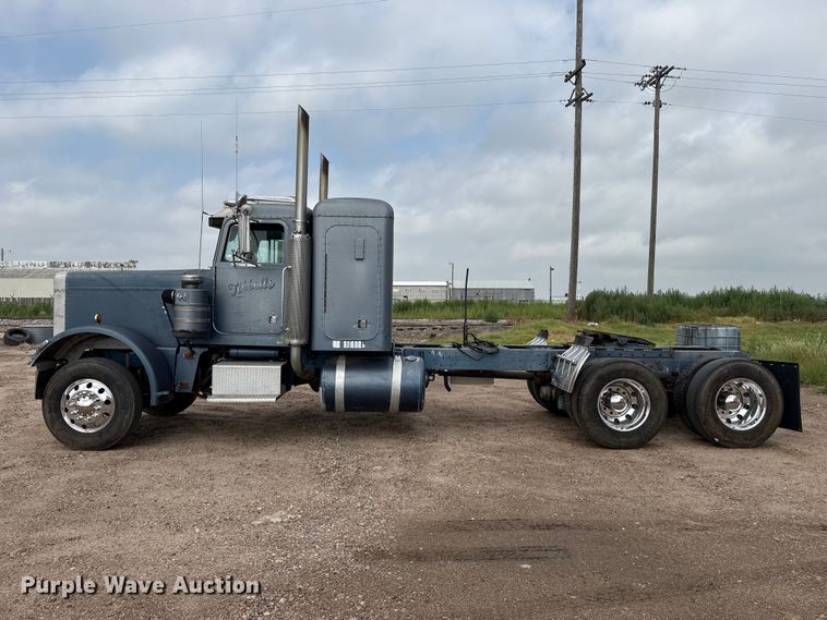 image for item EW4186 1974 Peterbilt 359A semi truck