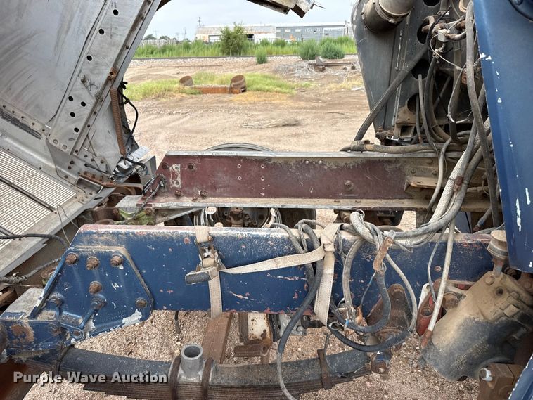 image for item EW4186 1974 Peterbilt 359A semi truck