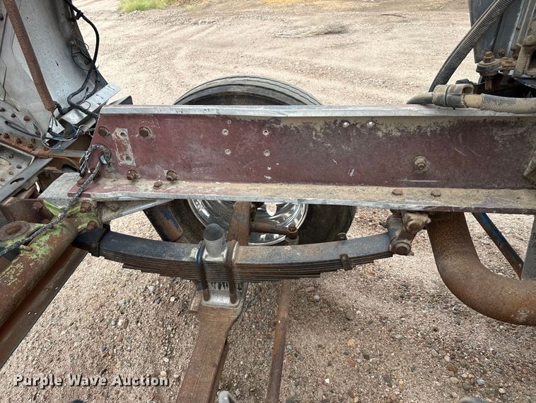 image for item EW4186 1974 Peterbilt 359A semi truck