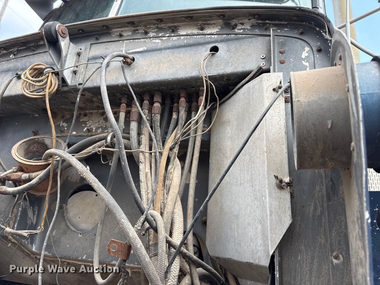 image for item EW4186 1974 Peterbilt 359A semi truck