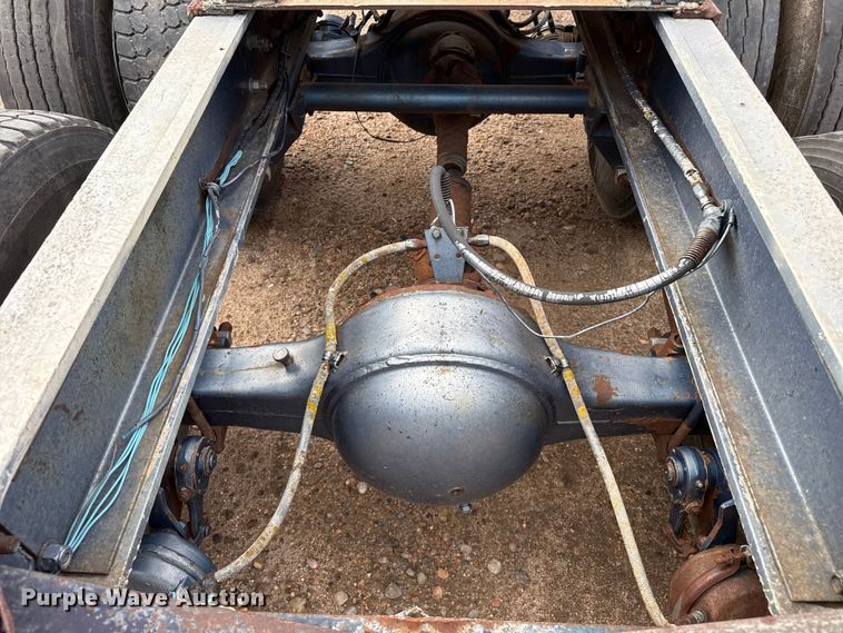 image for item EW4186 1974 Peterbilt 359A semi truck