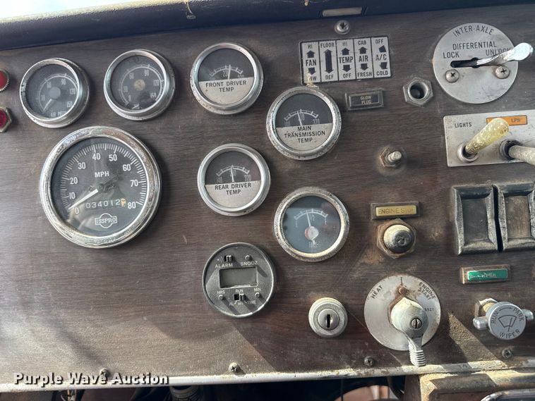 image for item EW4186 1974 Peterbilt 359A semi truck