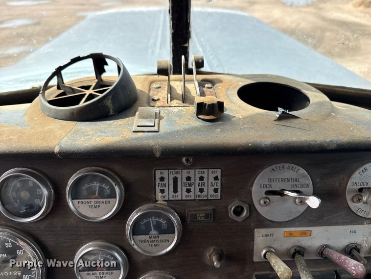 image for item EW4186 1974 Peterbilt 359A semi truck