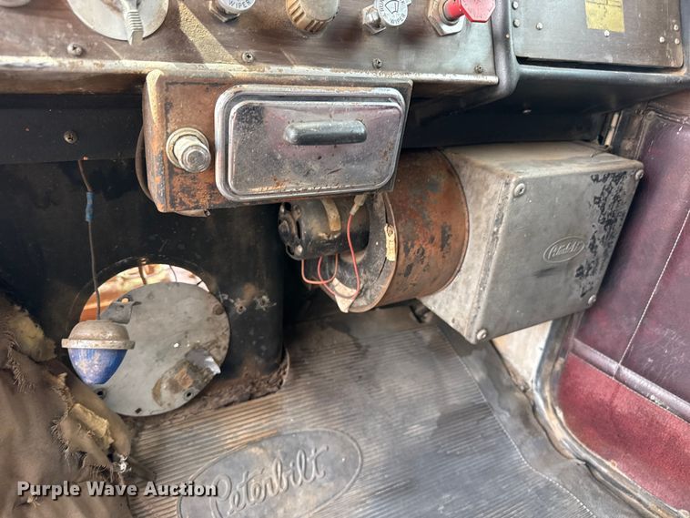image for item EW4186 1974 Peterbilt 359A semi truck