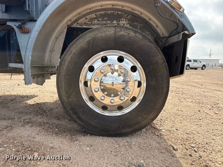 image for item EW4186 1974 Peterbilt 359A semi truck