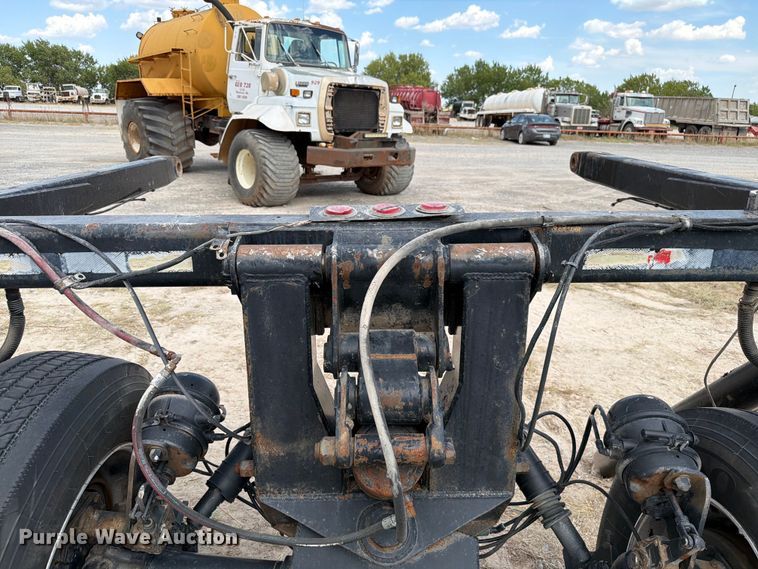 image for item EW8687 Truck tag axle