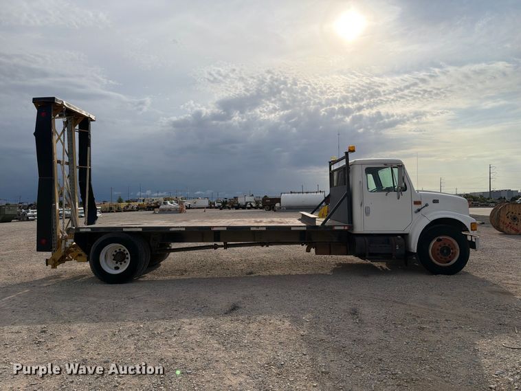 image for item EW8691 1998 International 4700 flatbed truck with crash attenuator